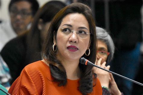 Janette Garin .